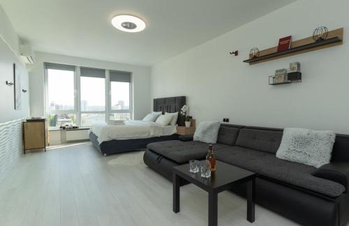 Obolon' Apartamento | Солнечные просторные апартаменты Метро Минская