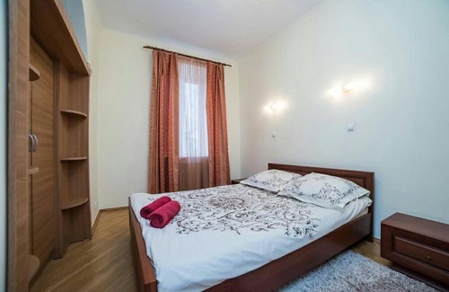 Verkhnie Misto Apartamento | Сонячні апартаменти на Хрещатику
