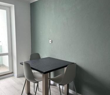 Cherkasy Apartamento | Стильна і сучасна квартира з двома спальнями біля Дніпра!