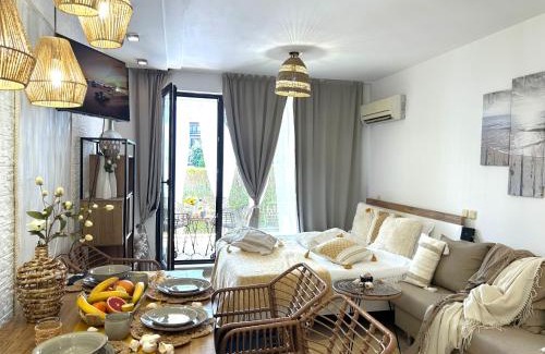 Elhovo Apartamento | Студио Premium,Смокиня,Созопол,5звезден затворен комплекс,4 басейна,1ва линия море