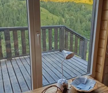Verkhovyna Casa | Тишина гір Над потоками