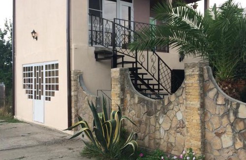 Alakhadzi Casa | У Арсена и Наиры