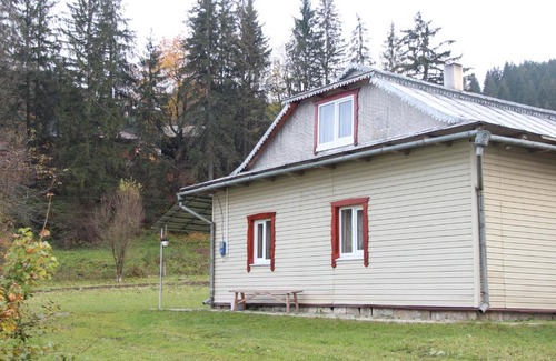 Verkhovyna Casa | У МИХАЙЛА під лісом