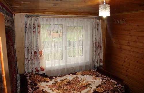 Verkhovyna Casa | У МИХАЙЛА під лісом
