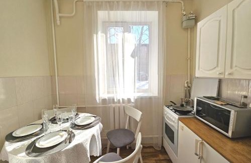 Svitlogirske Apartamento | У центрі 2 кімнатна квартира біля ЦУМу з власною закритою парковкою. Мережа Alex Apartments