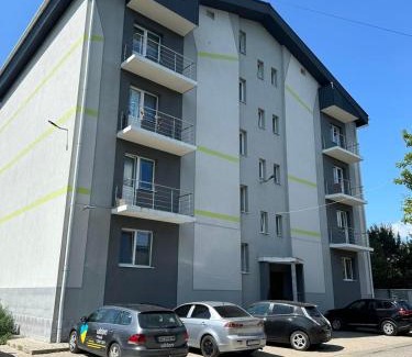 Uzhhorod Apartamento | Центр міста! Затишні квартири в новобудові!