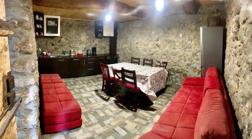 Kyustendil Casa | Цяла Ваканционна Къща- Florina Houses