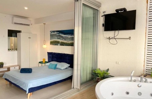 Nahariya Apartamento | Шикарная студия с Джакуззи