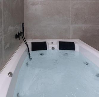 Kiryat Motzkin Apartamento | אחוזת בר אילן עם גקוזי יש בדירה ממד
