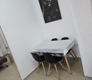Artists Colony Chalet De Esquí | בקתה אברהם
