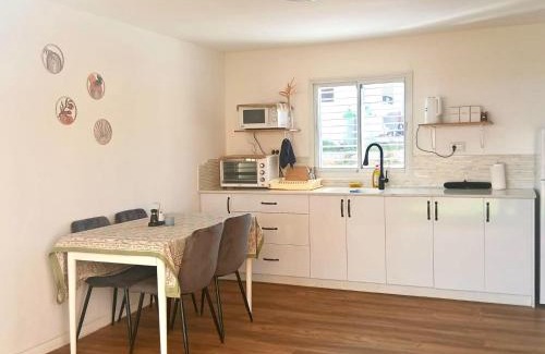 Giv'at Yo'av Apartamento | בקתה 512- אירוח בדרום הגולן
