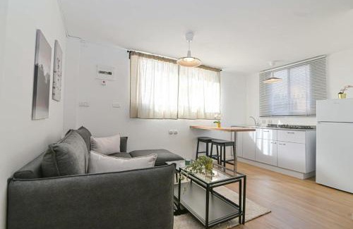 Hadera Apartamento | הדירה בלבן פלאי
