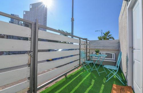 Hadera Apartamento | הדירה בלבן פלאי