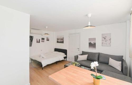 Hadera Apartamento | הדירה בלבן פלאי