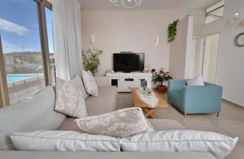 Kerem Ben Zimra Apartamento | וילה לוזון - וילה מקסימה עם בריכה פרטית בכרם בן זמרה