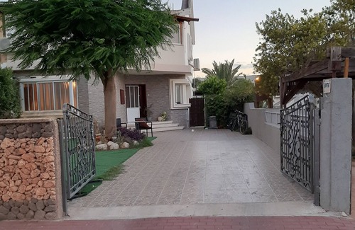 Beit She'an Villa | יחידת אירוח קומפלט מתאימה לחמישה אנשים+ כל מה שצריך יש זה 50 מר מתחת לבית