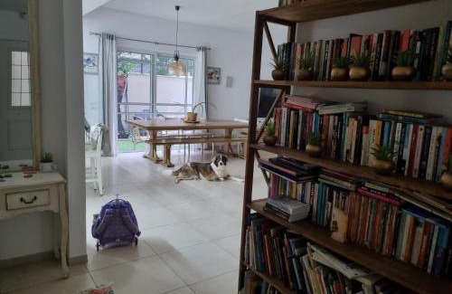 Hod HaSharon Apartamento | כמו וילה במרכז השרון
