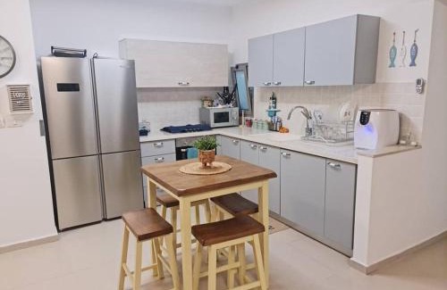 Petah Tikva Apartamento | מרחק נגיעה בתקווה
