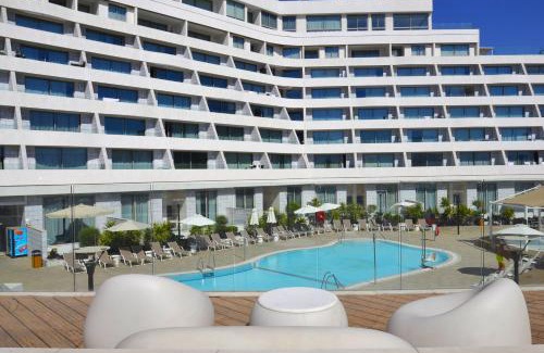 Eilat Apartamento | סי סייד אילת חדר משפחתי עם מרפסת ונוף לים ולבריכה