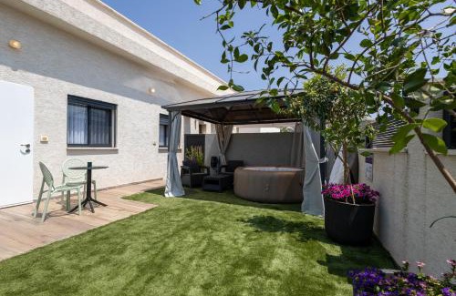 Bruchim Qela' Alon Apartamento | צימר נחלים - בקיבוץ הגושרים