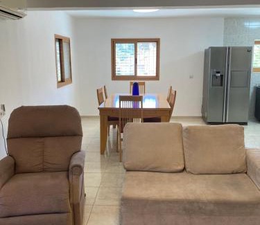 Hazor Haglilit Casa | צל האורנים