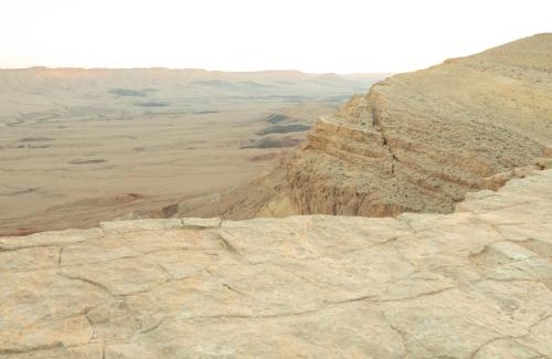 Mitzpe Ramon Otro | קראוון מדברי במכתש רמון
