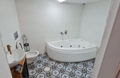 Tiberias Old City Casa | שירה בכינרת
