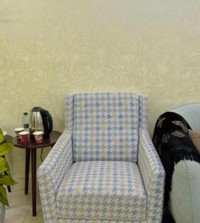 Buraydah Apartamento | استديو انيق بجلسة جانبية مستقل