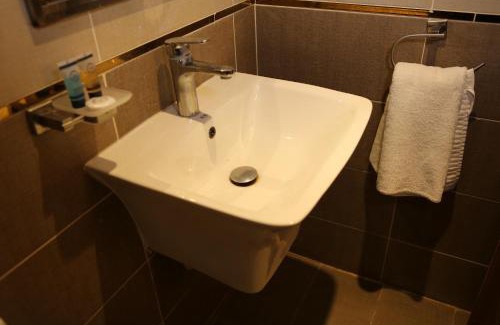 Al Bawadi Hotel | المهيدب للشقق المخدومه البوادي
