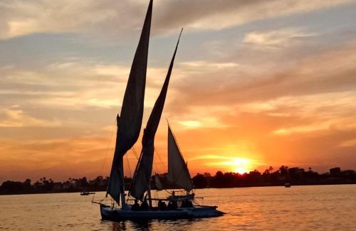 Nile River Luxor Alquiler De Eote | جزيرة العوامية