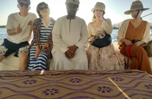 Nile River Luxor Alquiler De Eote | جزيرة العوامية