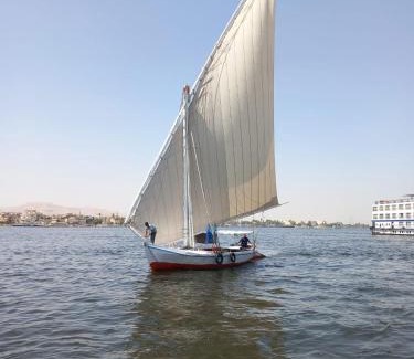 Nile River Luxor Alquiler De Eote | جزيرة العوامية