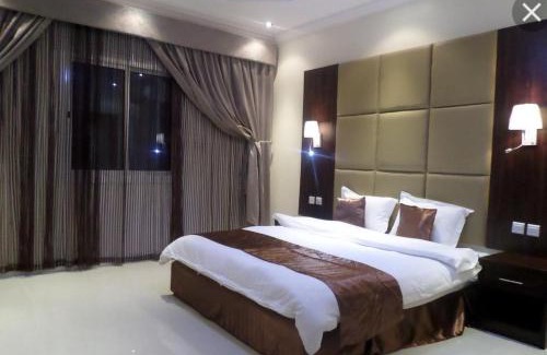 Al Kura Apartamento | دار لافينا للوحدات المخدومه