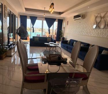 Durrat Al-Arous Villa | درة العروس لونق بيش مسبح