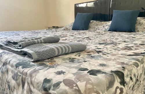 Tayba Casa | ستوديو كبير غرفة و حمام بمكيف غسالة تلفاز واي فاي