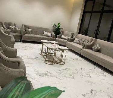 Buraydah Chalet De Esquí | شالية بمسبح وغرفة نوم سانسا