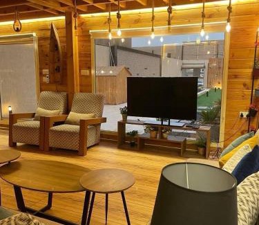 Al Riyadh Chalet De Esquí | شالية لوج الريفي