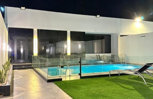 Al Kura Chalet De Esquí | شاليهات قولدين لاند