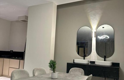 Al Kura Chalet De Esquí | شاليهات قولدين لاند