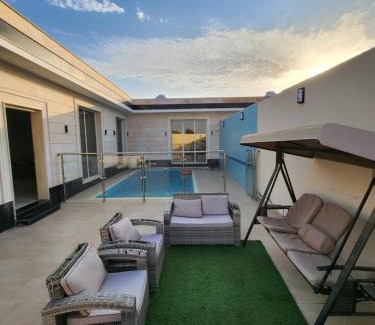 Al Kura Chalet De Esquí | شاليهات لازورد
