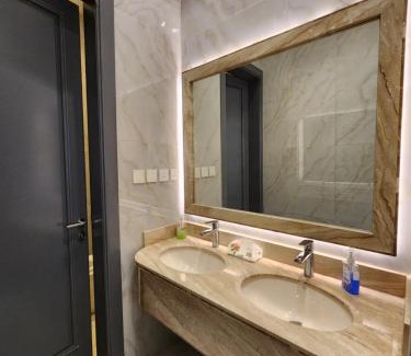 Al Kura Chalet De Esquí | شاليهات لازورد