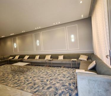 Al Kura Chalet De Esquí | شاليهات لازورد