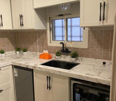 Al Hamra Apartamento | شقة بغرفتى نوم دخول ذاتى Nice flat with 2 bedrooms 2 bathrooms- Alhamraa