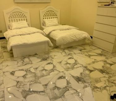 Unaizah Casa | شقة خاصة بغرفتي نوم ومطبخ وصالة ومجلس