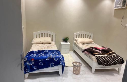 'Asir Apartamento | ‏شقة رقم 2 مكون من غرفة نوم ومجلس ودوره مياه دور أرضي