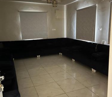 'Asir Apartamento | ‏شقة رقم 2 مكون من غرفة نوم ومجلس ودوره مياه دور أرضي