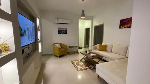 Hera Street Apartamento | شقة غرفتين دافئة مفروشة للايجار 18