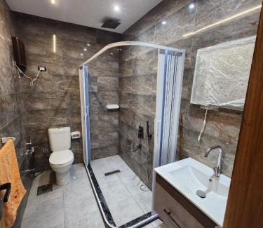 Al-Basatin Apartamento | شقة مفروشة بكمبوند وان قطامية معمار المرشدي