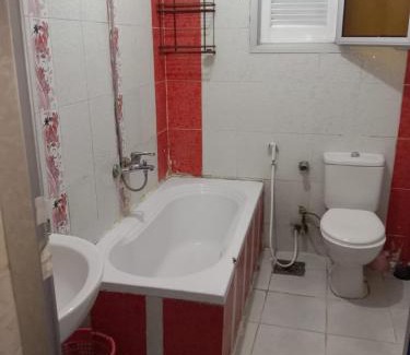 Bab Sharqi Apartamento | شقة مفروشة ثلاث غرف لك وحدك قريبة من البحر