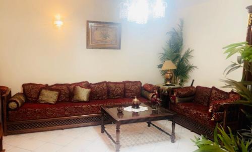 Hay Al Qoriaa Apartamento | شقه فاخره بثلاث غرف دورين على البحر